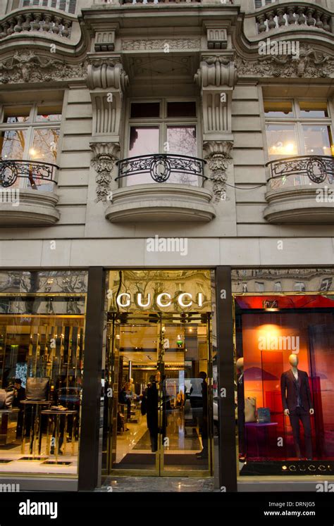 gucci store in paris france.